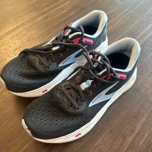 women’s brooks ghost max